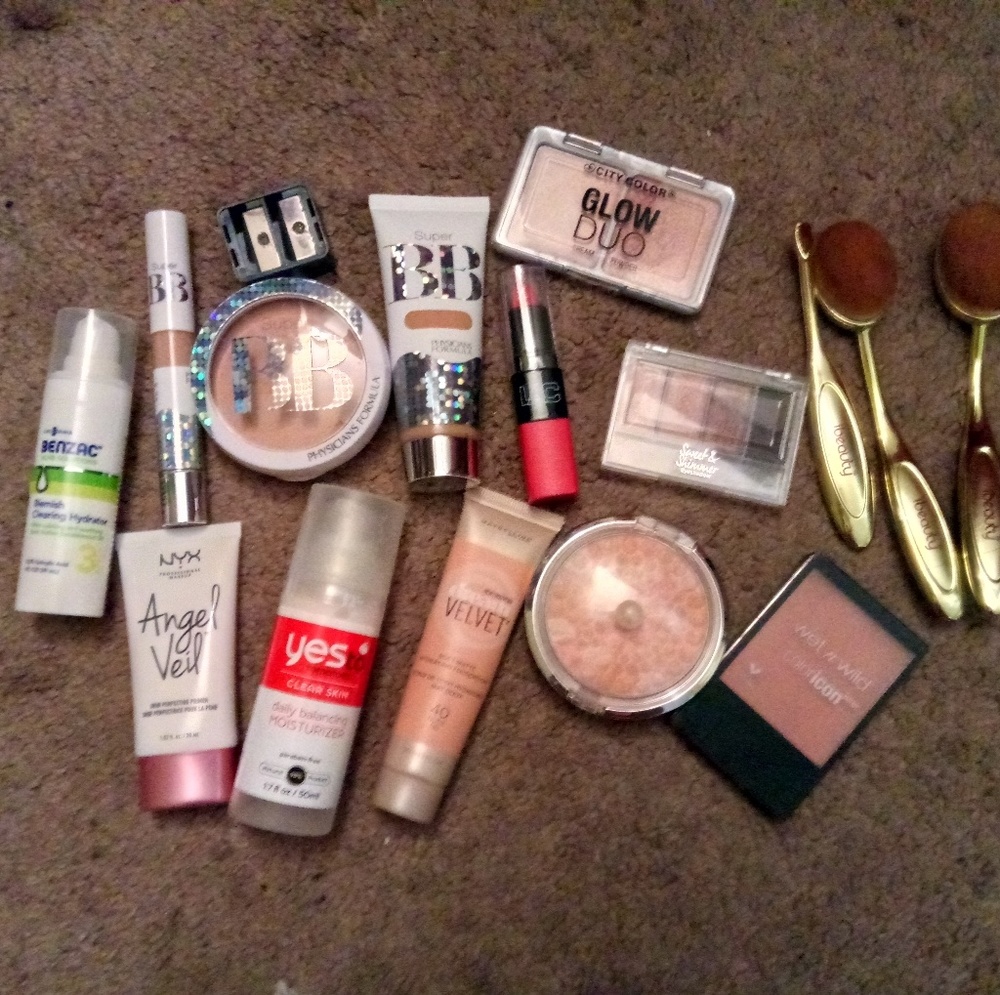 Makeup bundle